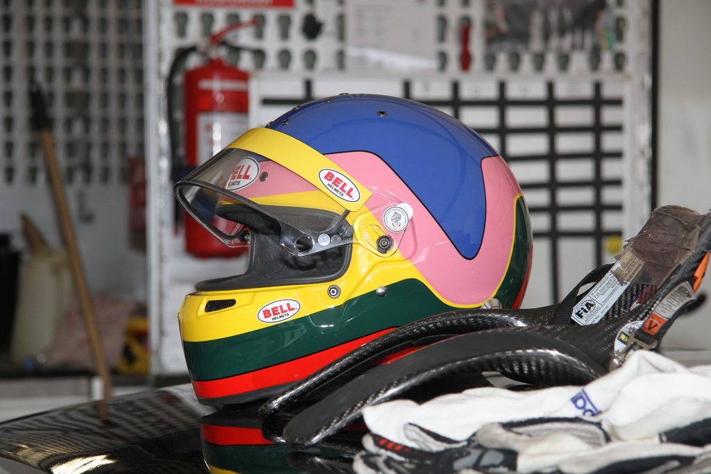 Første gang vi har en kører med som faktisk har været verdensmester i Formel 1 (Jacques Villeneuve) Hans hjemdesign tager tydeligvis udgangspunkt i faderens hjemdesign.
(Foto: Motorsporten.dk)